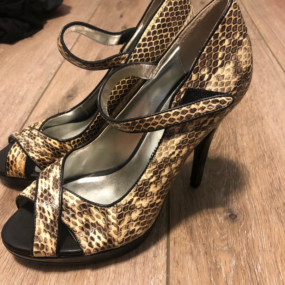 Beverly Feldman Heels Animal Print size 6